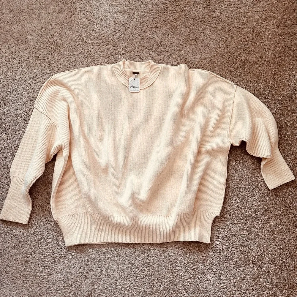 FREE PEOPLE Soft Cream Chunky Crew Neck Sweater - NWT  MSRP $128 Size M - Picture 5 of 7